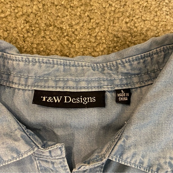 T&W Deisgns large sleeveless button up top 100% tencel - Picture 7 of 7